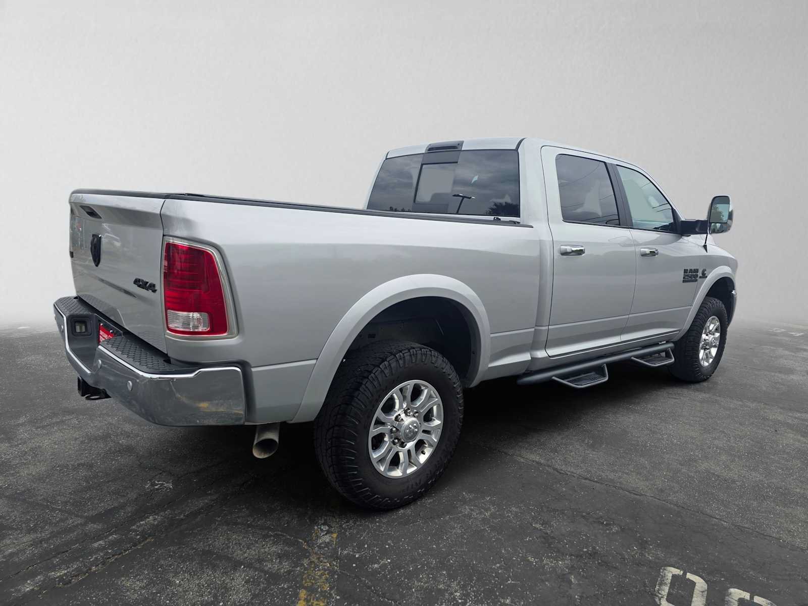 Used 2018 RAM 2500 Laramie AWD/4WD image 3