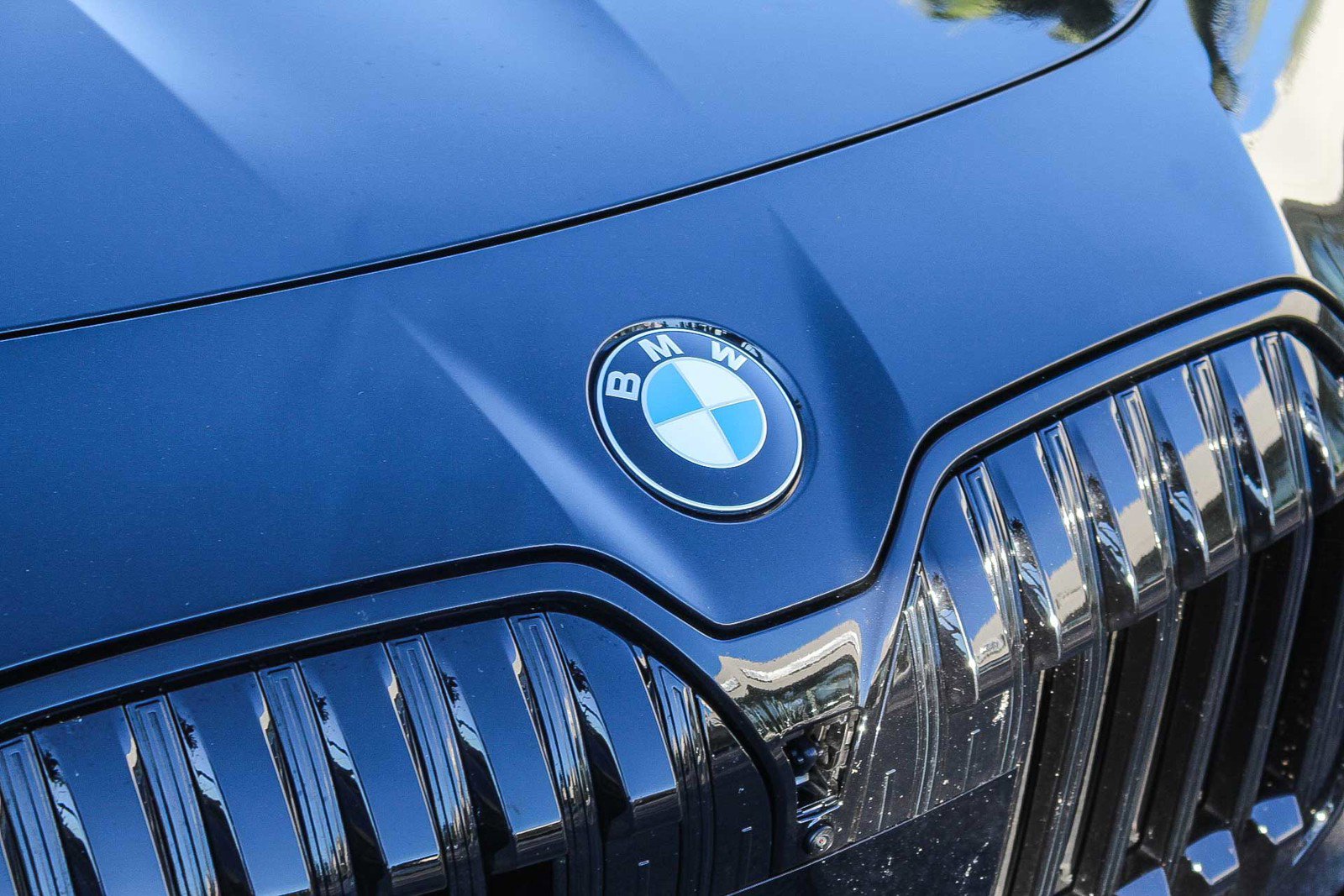 Used 2023 BMW 760i xDrive w/ Luxury Rear Seating Package image 9