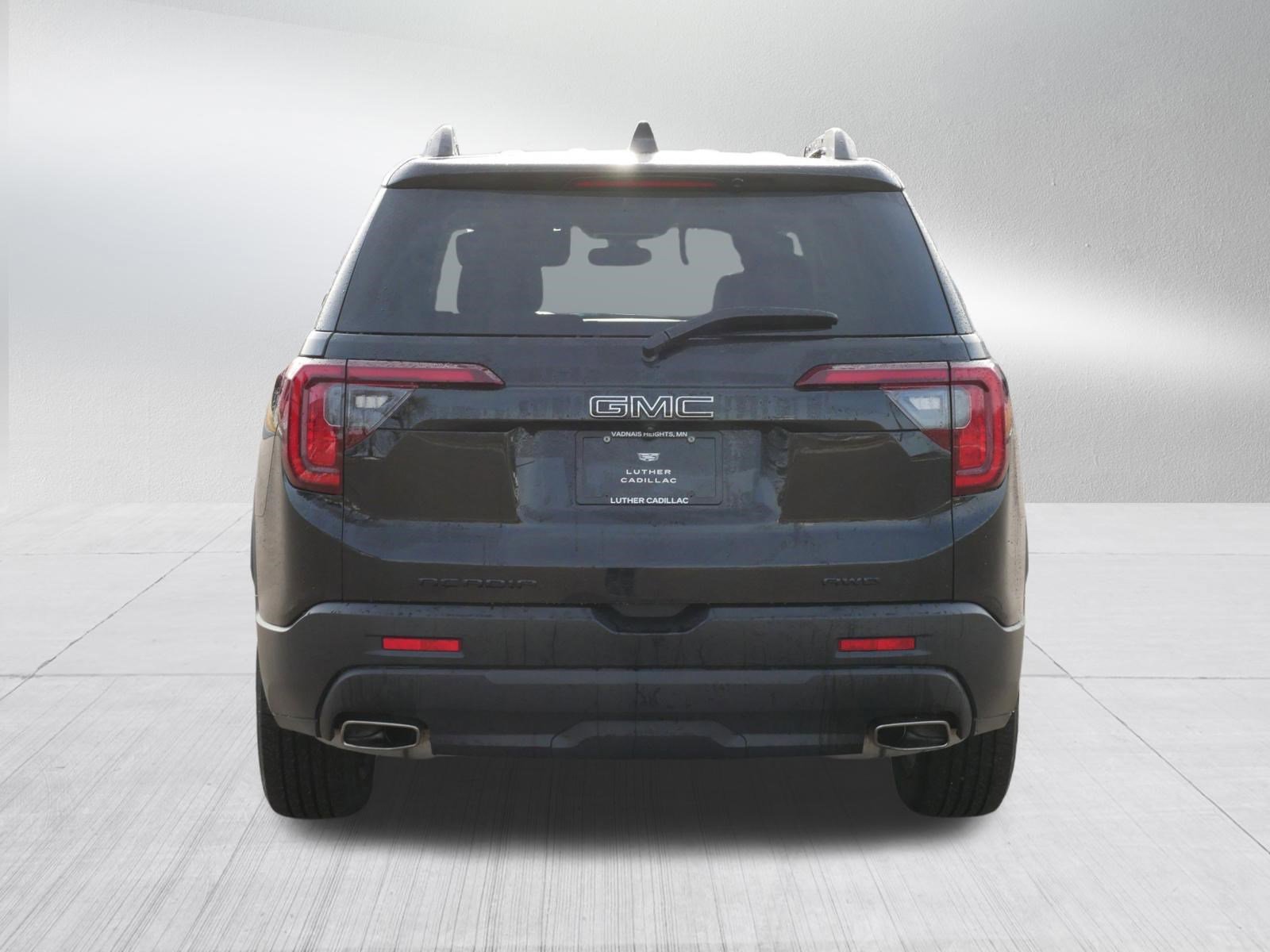 Used 2023 GMC Acadia SLT w/ Elevation Edition image 6