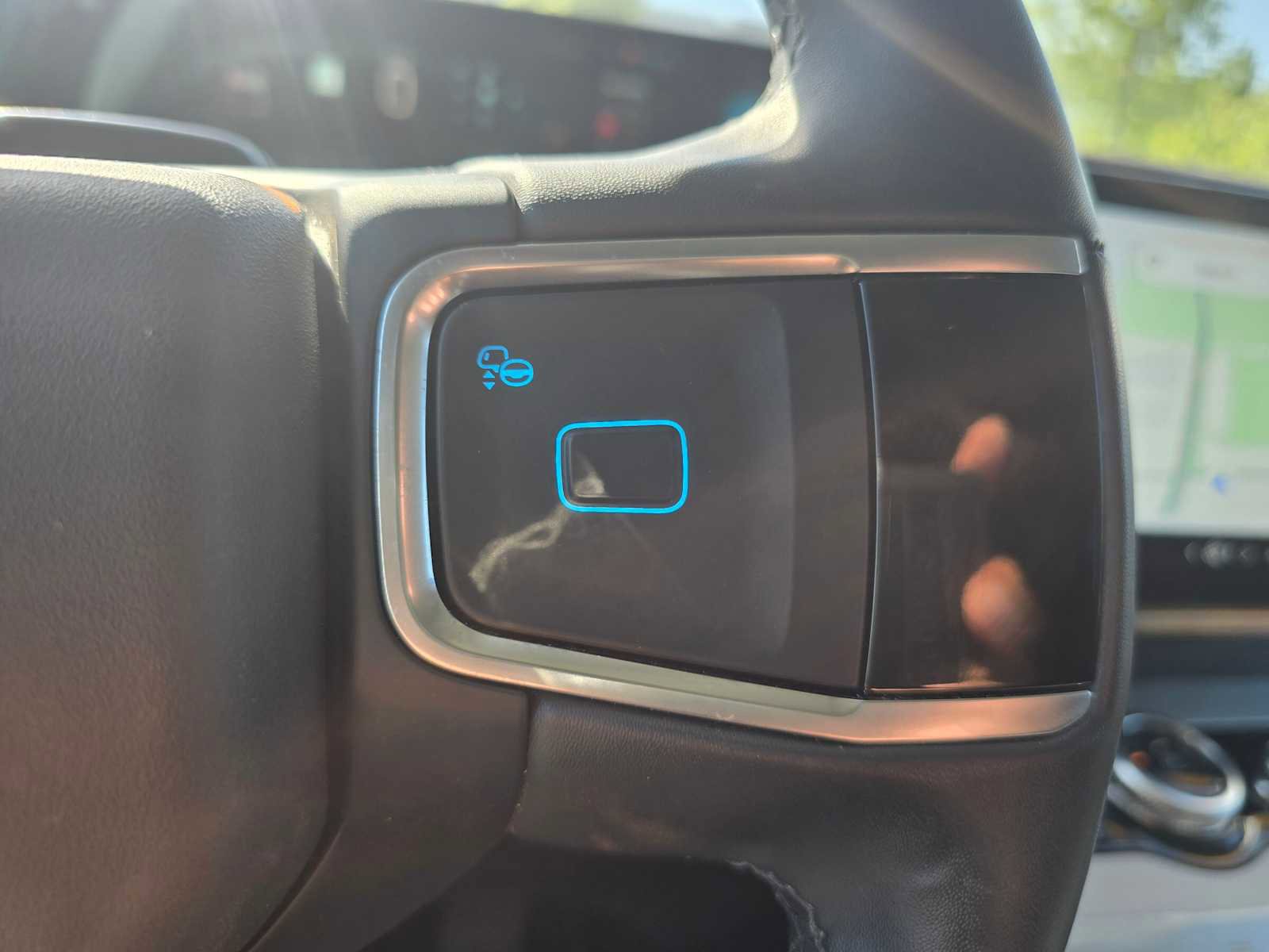 Used 2025 Ford Expedition Active AWD/4WD image 35