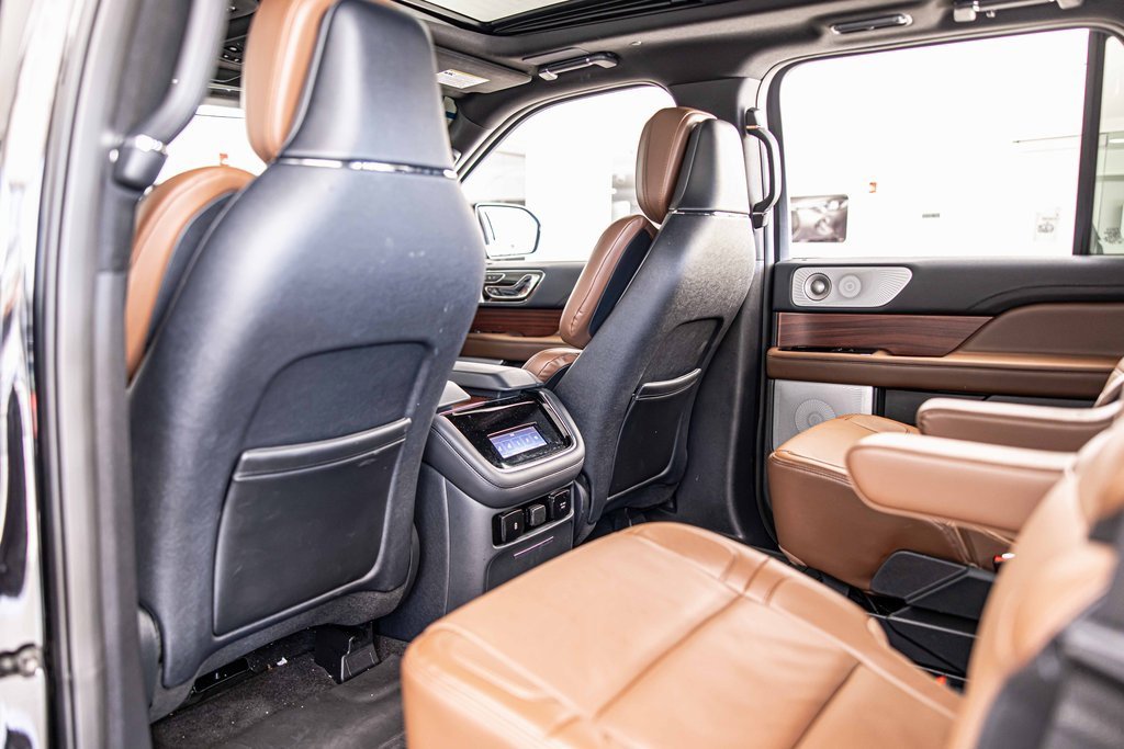 Used 2024 Lincoln Navigator Reserve w/ Equipment Group 201A image 34