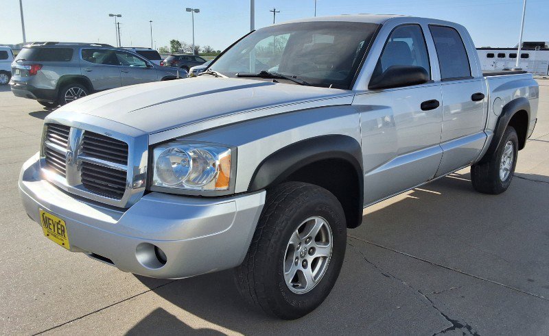 Used 2007 Dodge Dakota SLT AWD/4WD image 4