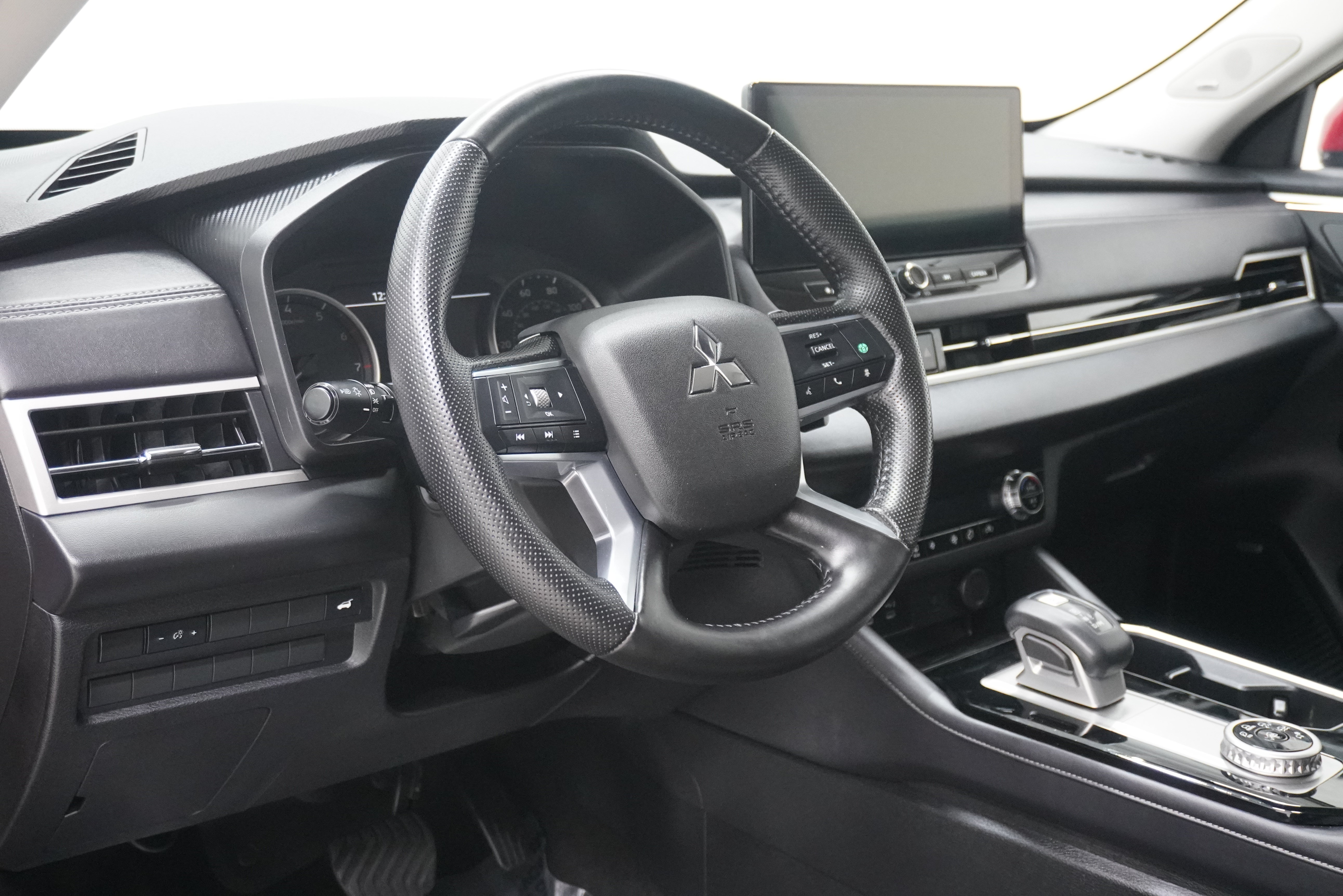 Used 2025 Mitsubishi Outlander SE FWD image 10