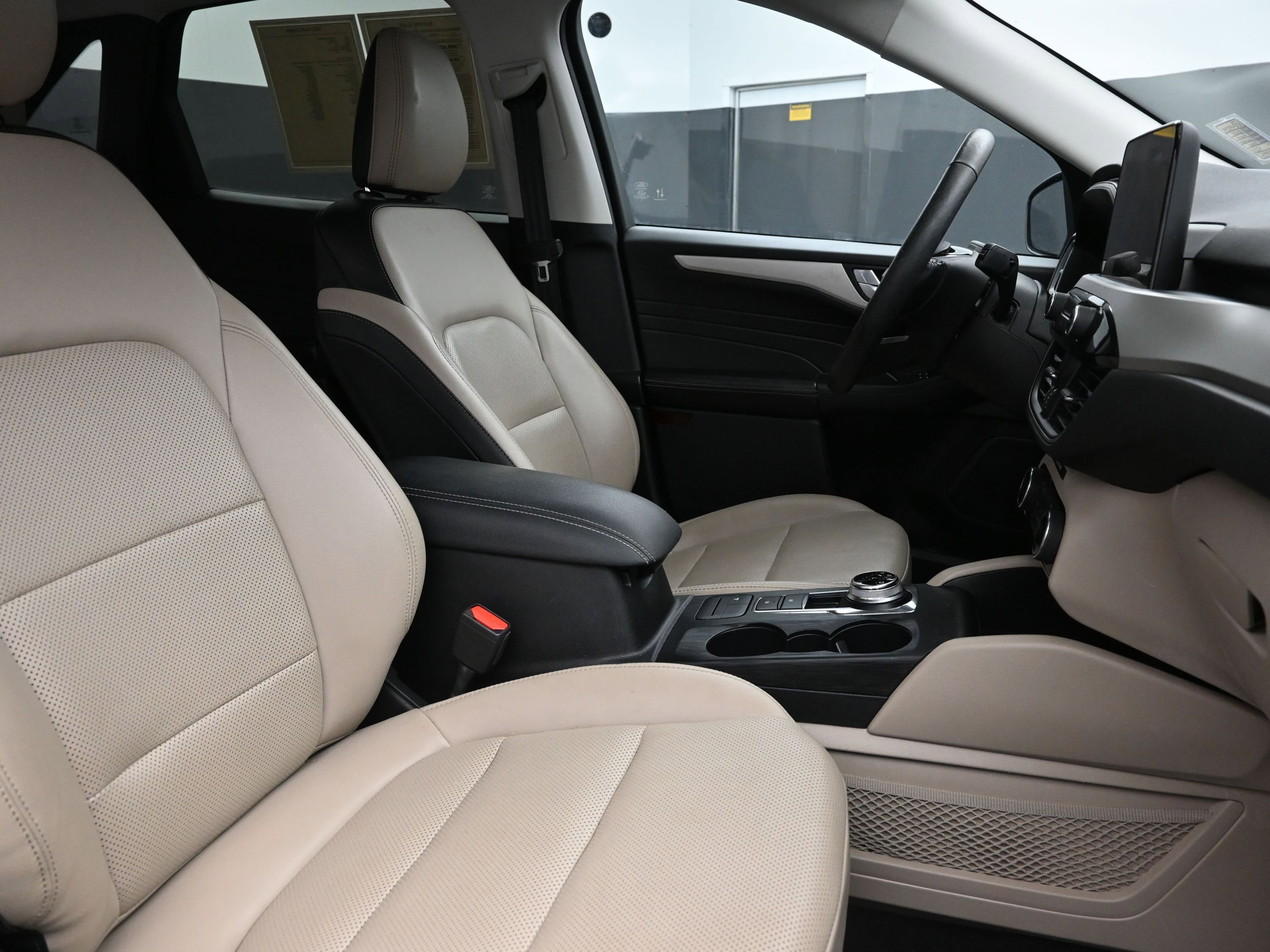 Used 2021 Ford Escape SEL image 28