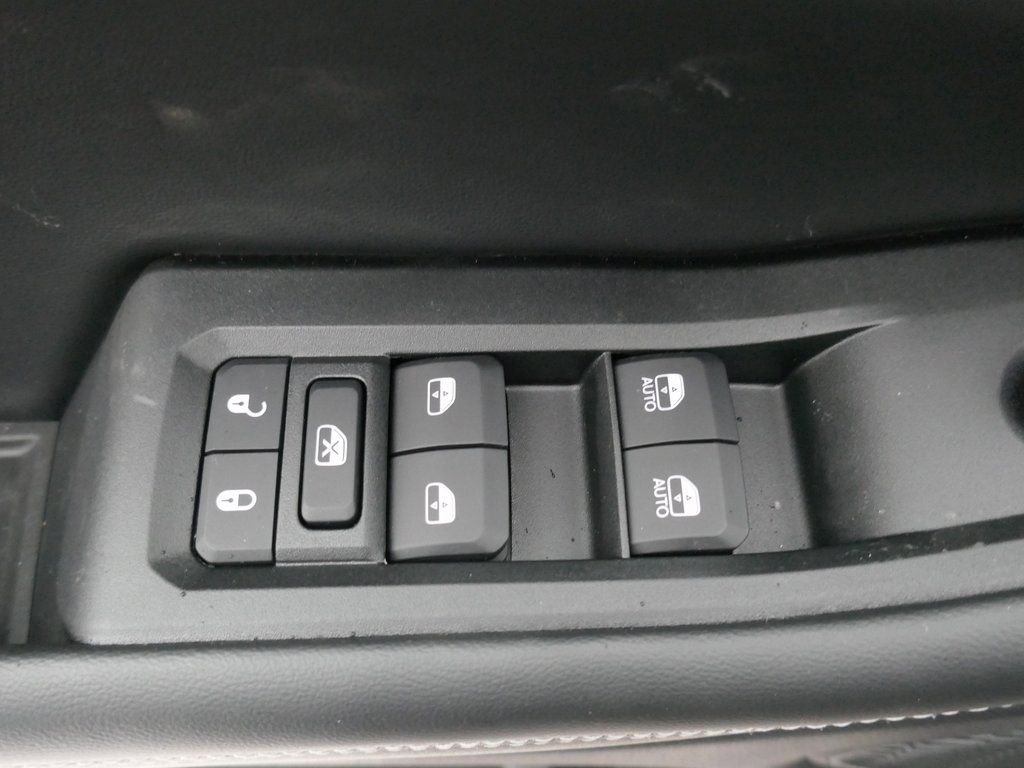 New 2025 Jeep Grand Cherokee Altitude image 15