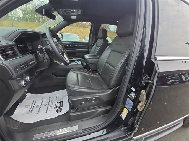 Used 2024 GMC Yukon XL Denali image 11
