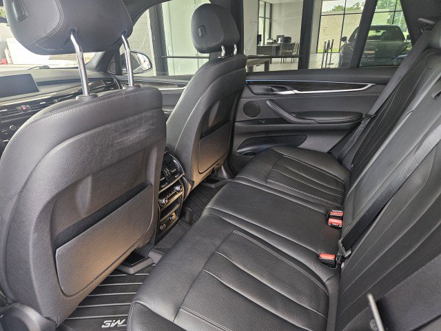 Used 2018 BMW X5 xDrive35i w/ M Sport Package AWD/4WD image 9
