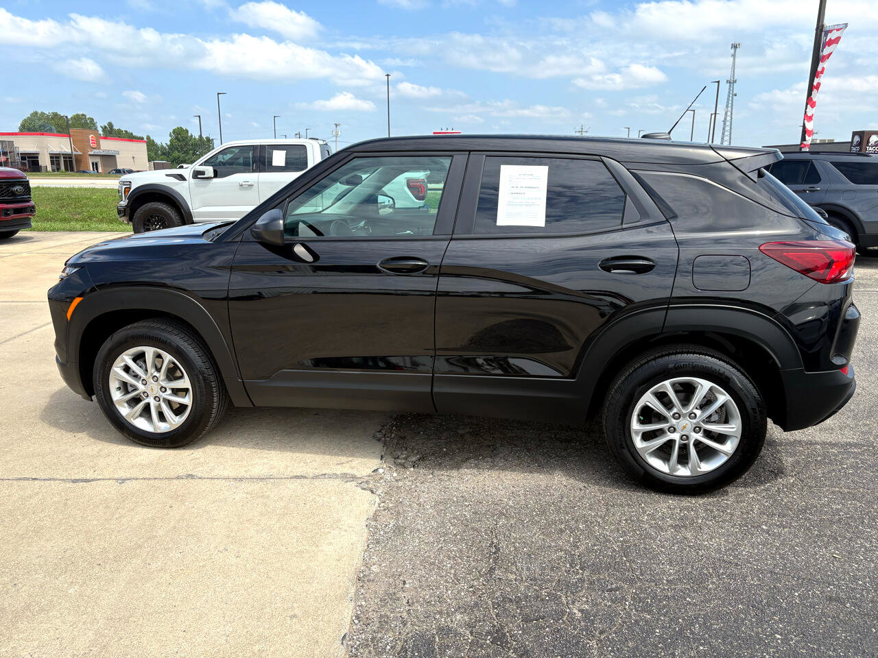 Used 2024 Chevrolet TrailBlazer LS w/ LS Convenience Package image 6