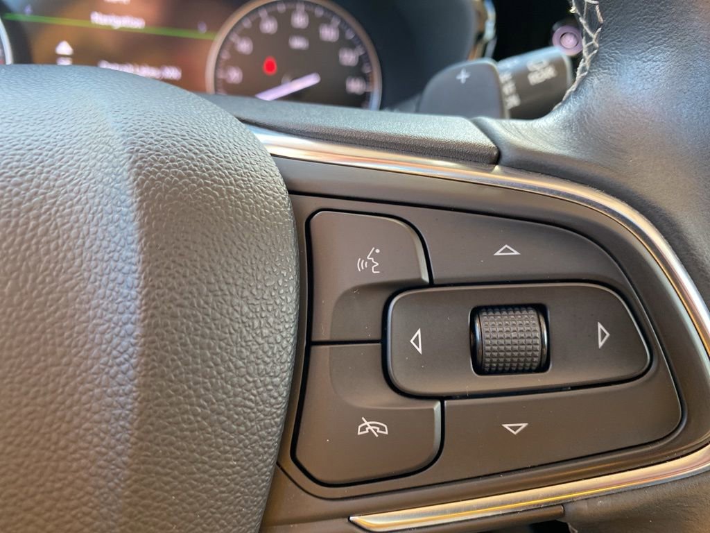 Used 2023 Buick Envision Essence w/ Technology Package I image 21