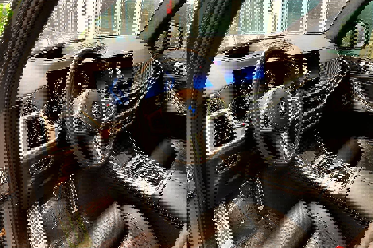 Used 2025 BMW X7 M60i image 18