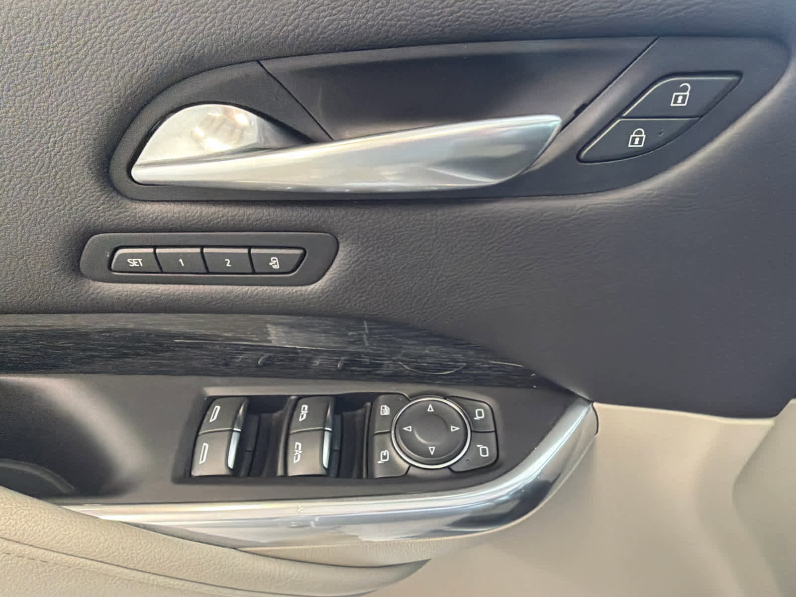 Used 2021 Cadillac XT4 Premium Luxury FWD image 21