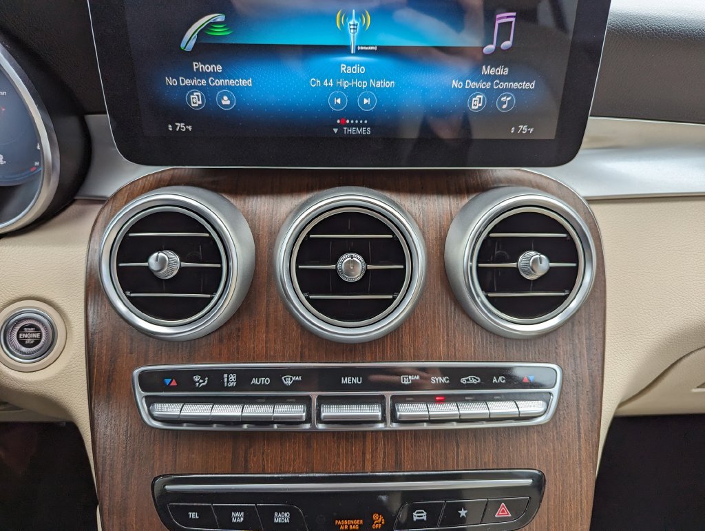 Used 2022 Mercedes-Benz GLC 300 4MATIC image 24