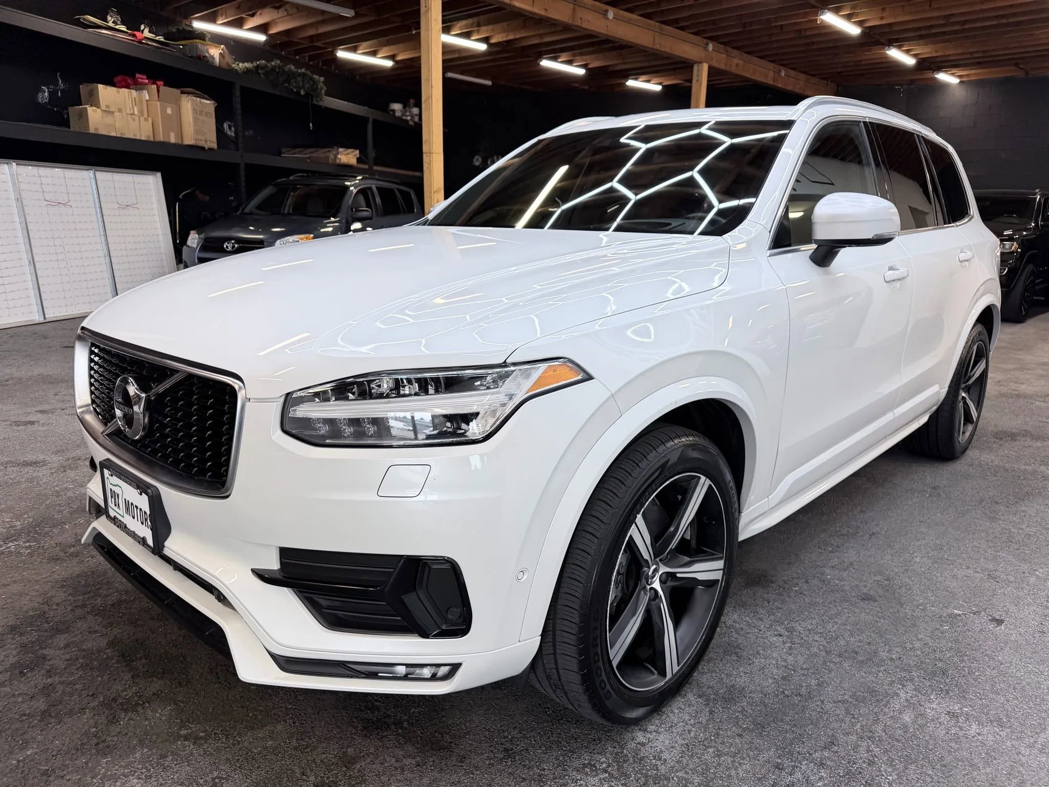 Used 2019 Volvo XC90 T5 R-Design w/ Advanced Package image 4