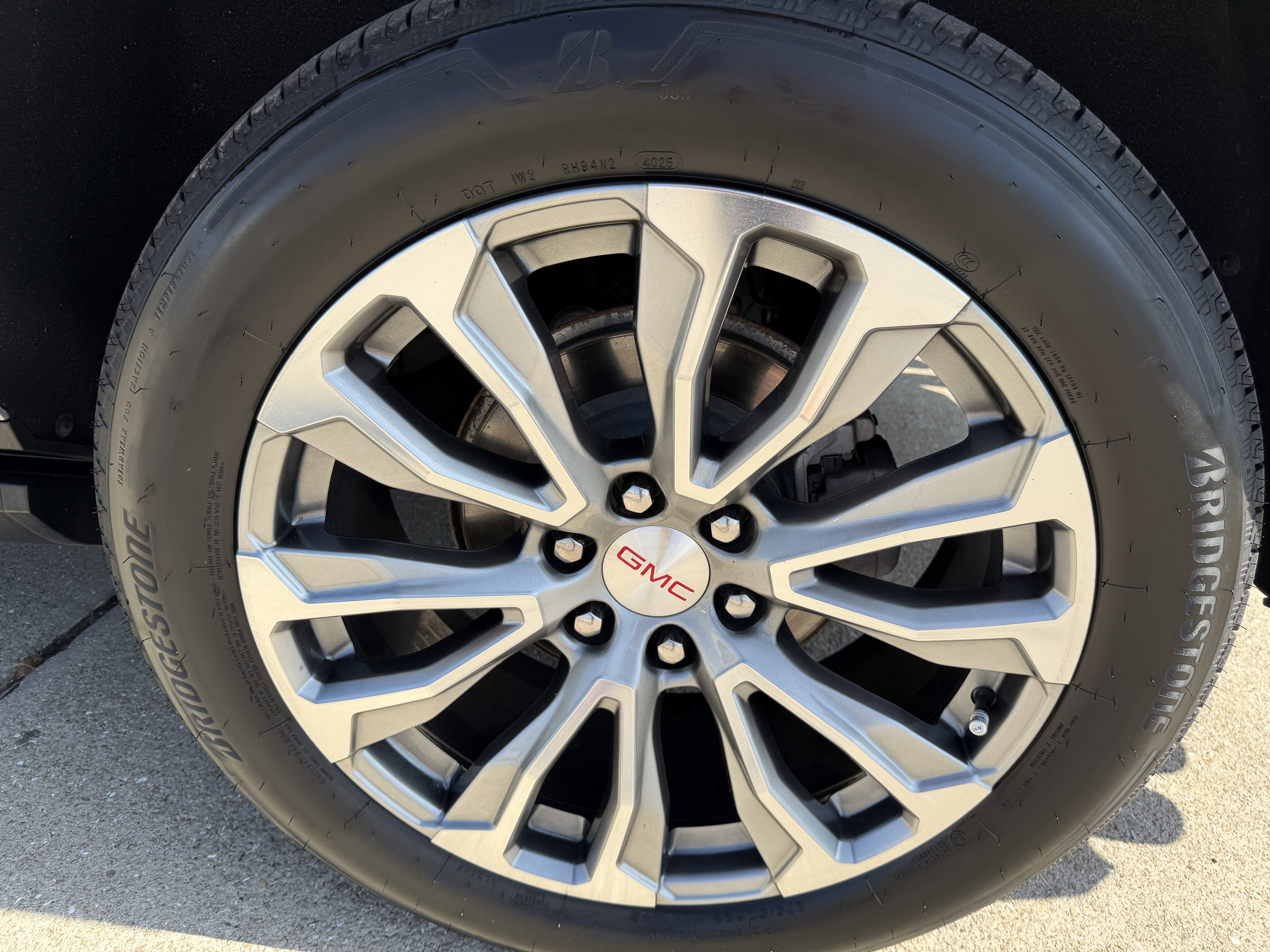 Used 2021 GMC Yukon Denali w/ Denali Premium Package image 35