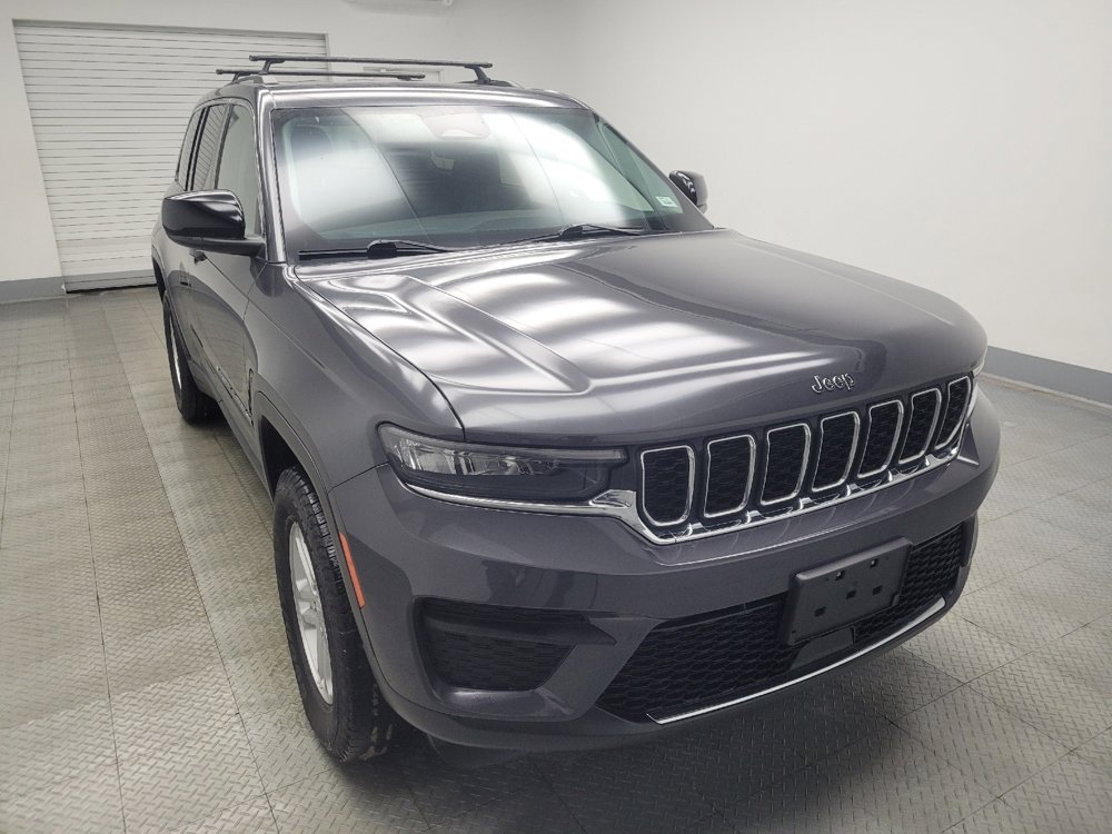 Used 2023 Jeep Grand Cherokee Laredo image 13