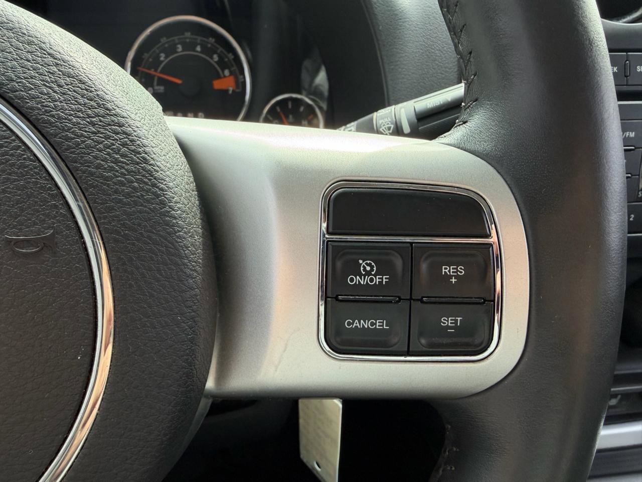 Used 2016 Jeep Compass Latitude image 25