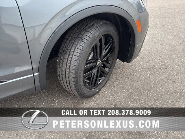 Used 2022 Volkswagen Tiguan SE R-Line image 10