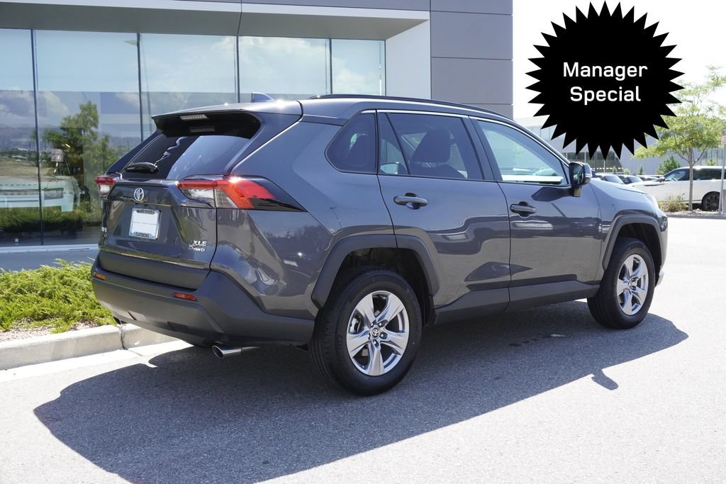 Used 2025 Toyota RAV4 XLE AWD/4WD image 4