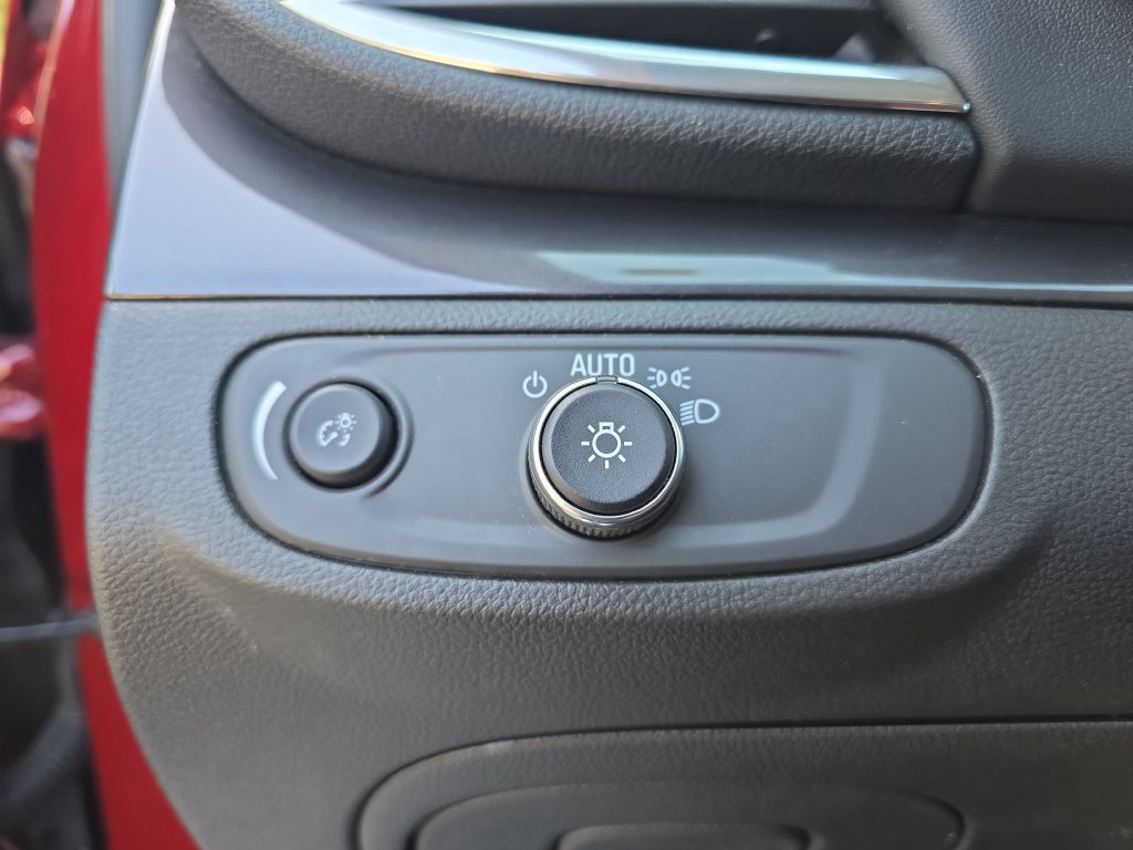 Used 2022 Buick Encore Preferred w/ Safety Package II AWD/4WD image 28