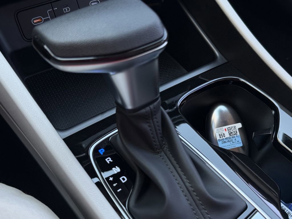 New 2026 Hyundai Tucson SE image 16