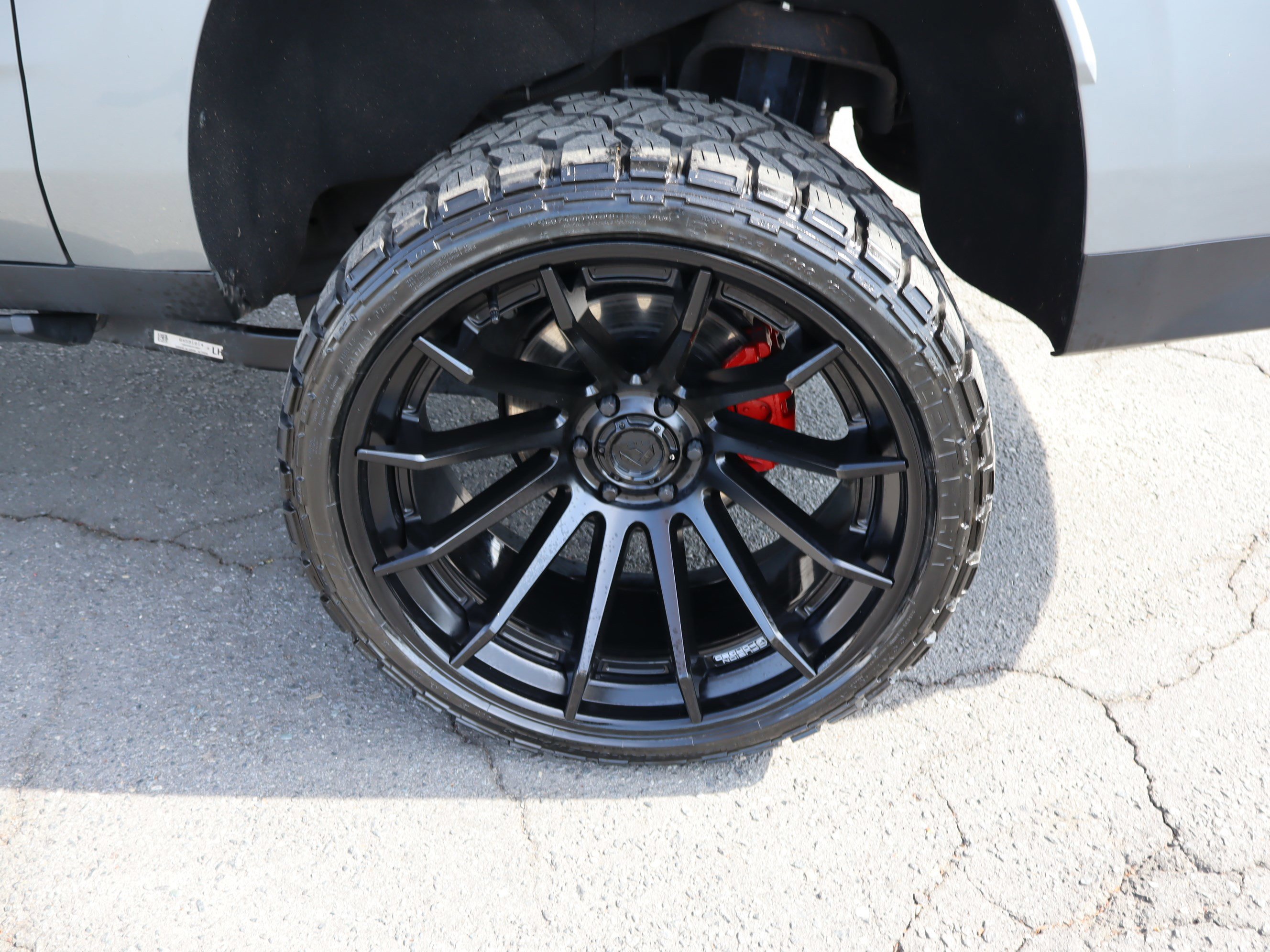 Used 2024 Chevrolet Suburban Z71 w/ Luxury Package image 44