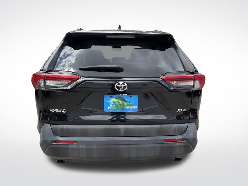 Used 2019 Toyota RAV4 XLE Premium image 7