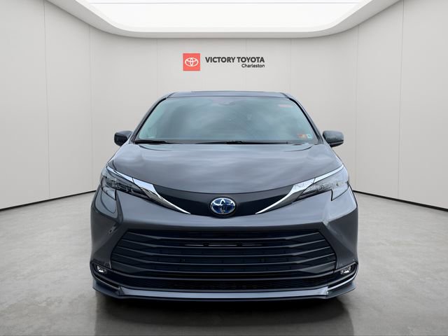 New 2025 Toyota Sienna XLE image 8