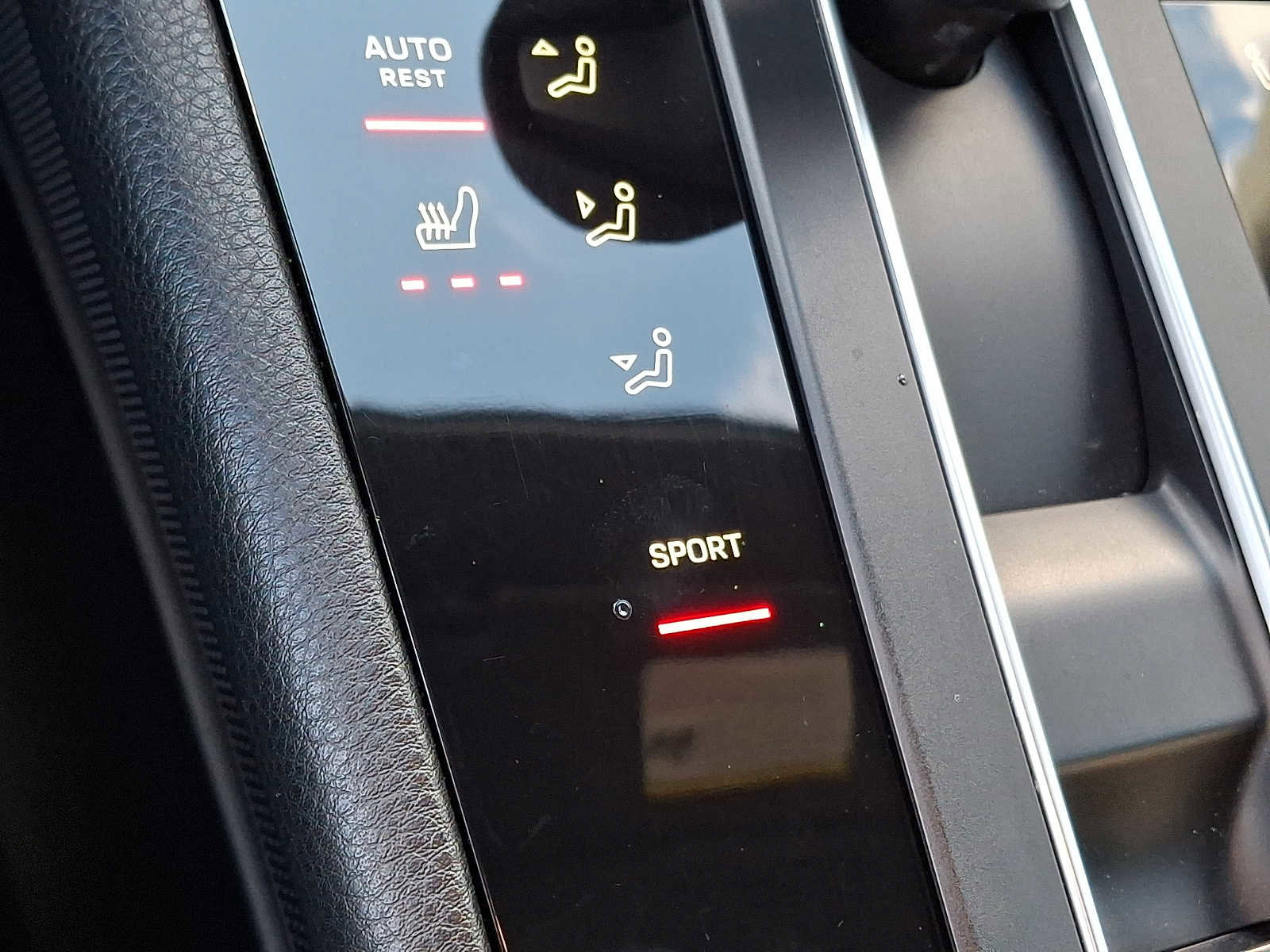 Used 2022 Porsche Macan image 23