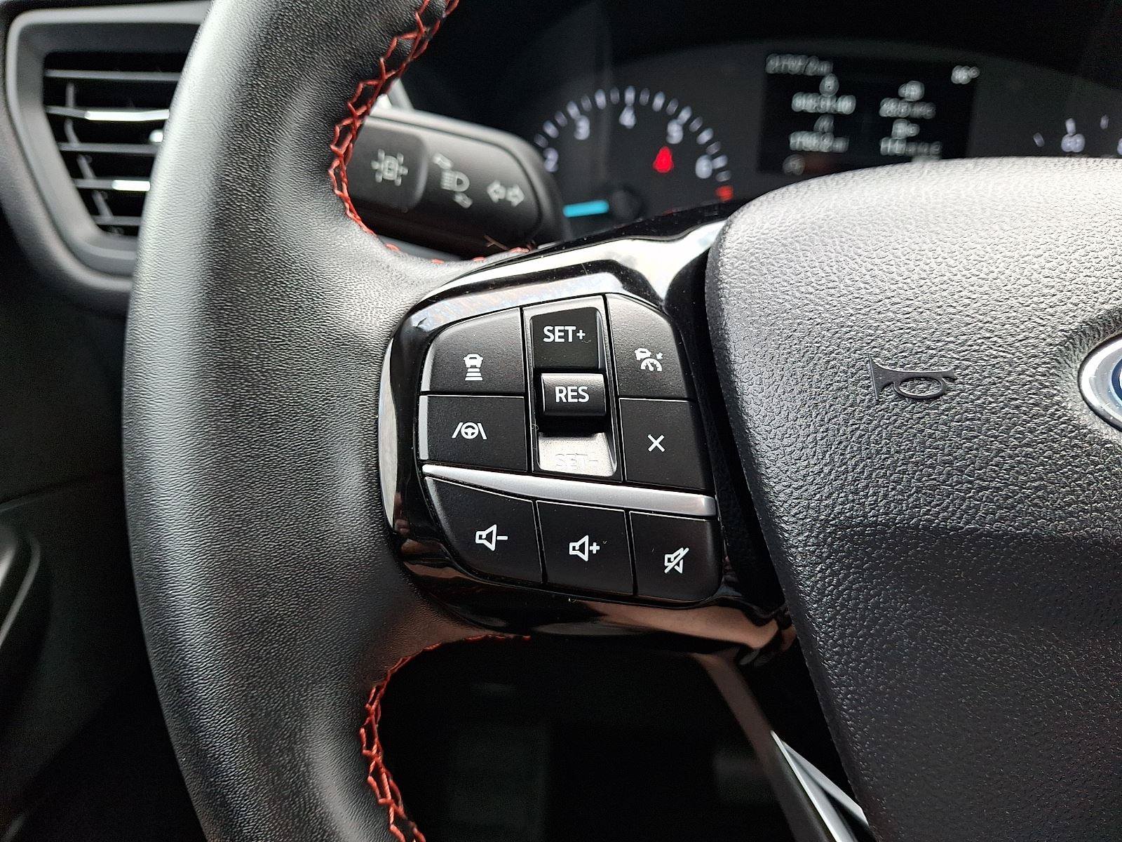 Certified 2022 Ford Escape SEL w/ SEL Stealth AWD Package image 23
