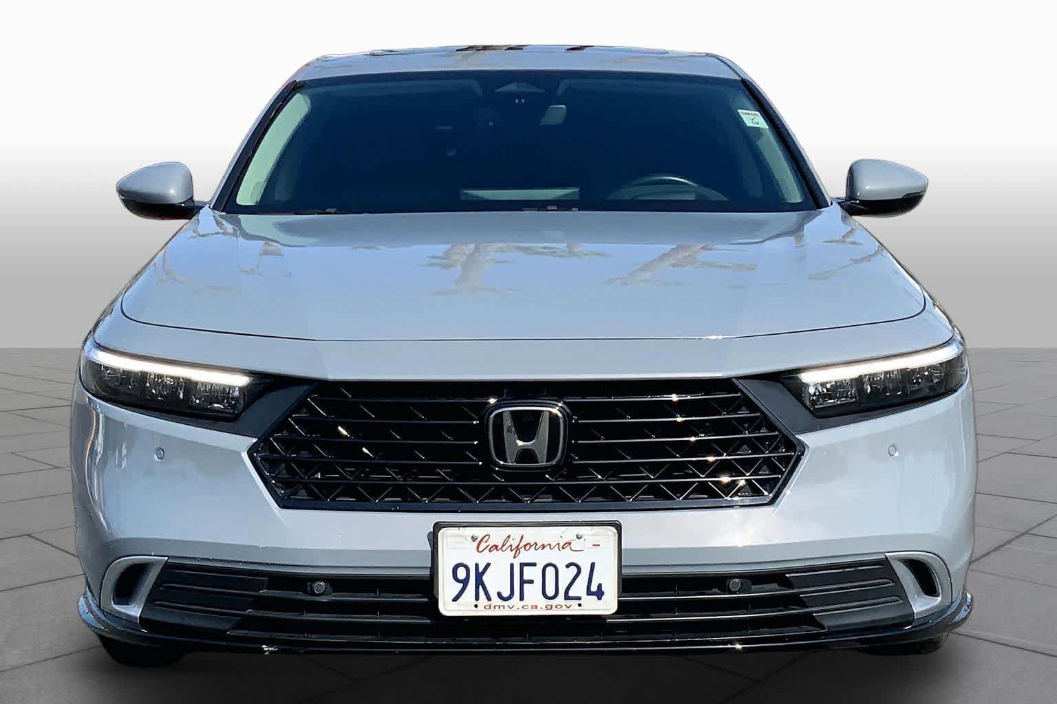 Used 2024 Honda Accord Touring image 3