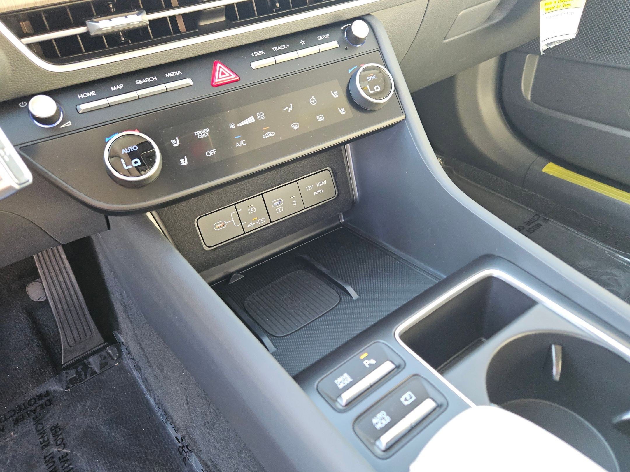 New 2025 Hyundai Sonata Limited image 11