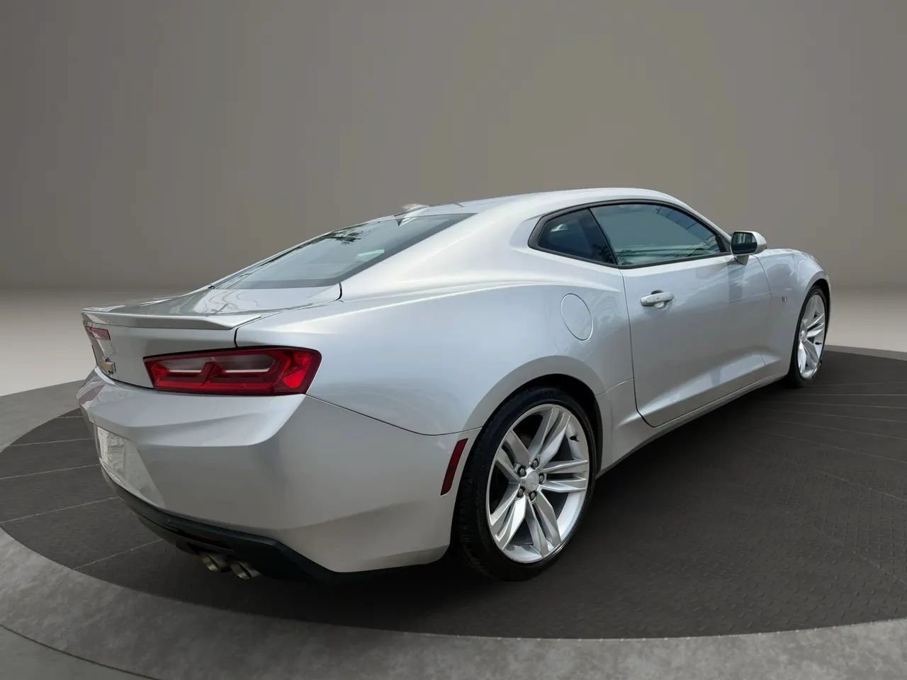 Used 2018 Chevrolet Camaro LT w/ RS Package RWD image 5