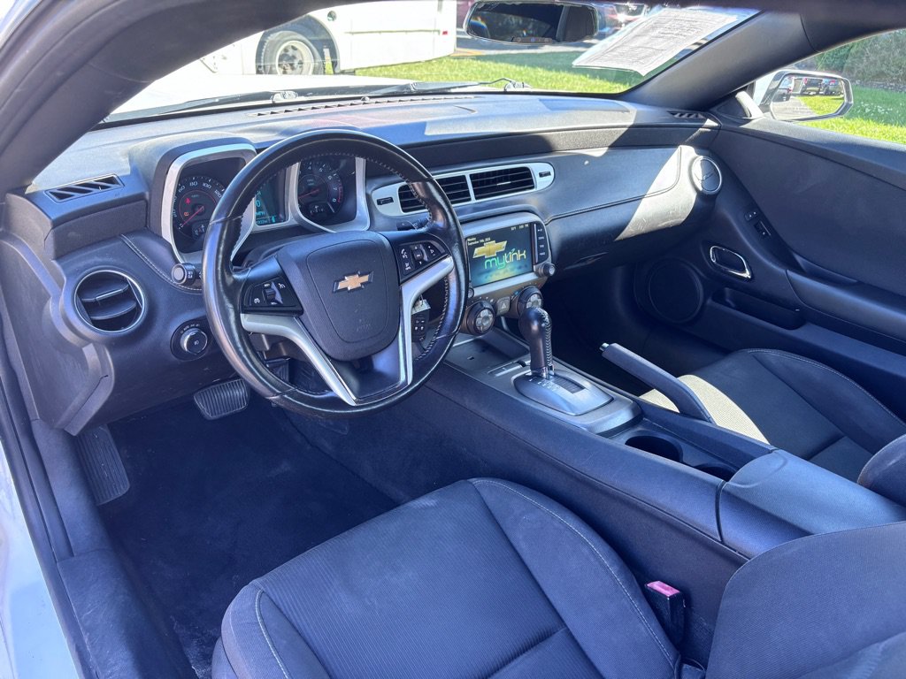 Used 2015 Chevrolet Camaro LT RWD image 14