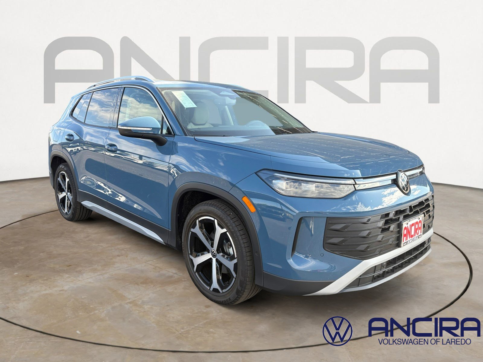 New 2026 Volkswagen Tiguan SE image 1