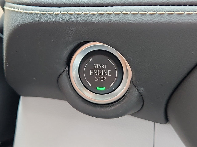 Used 2025 Chevrolet Tahoe Premier AWD/4WD image 22