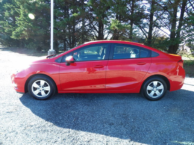 Used 2018 Chevrolet Cruze LS FWD image 2