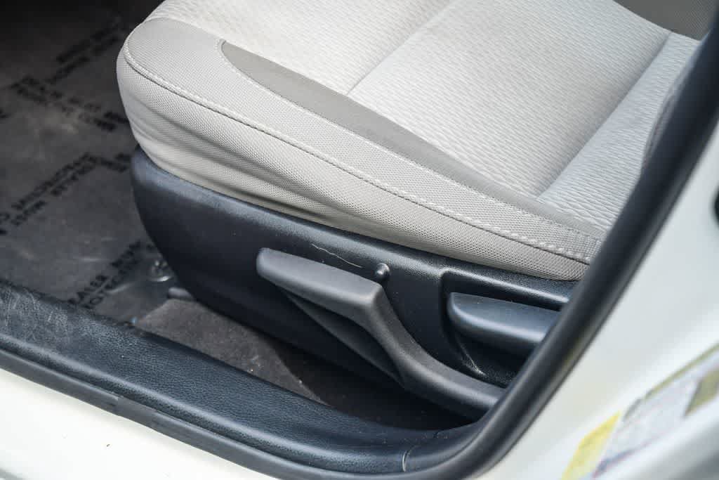 Used 2017 Toyota Corolla LE FWD image 24