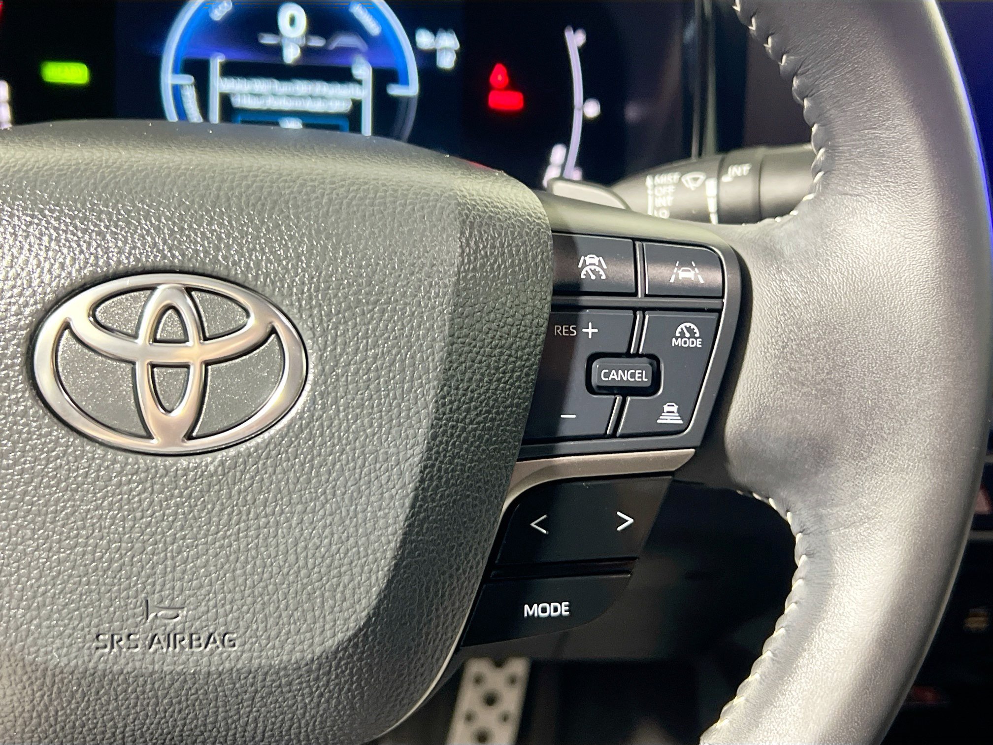 Used 2025 Toyota Camry SE w/ Convenience Package FWD image 19