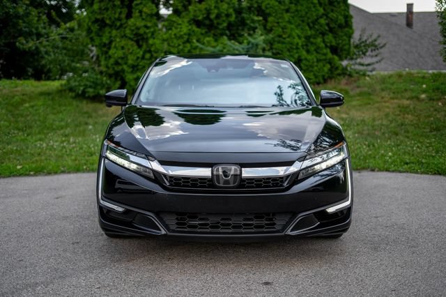 Used 2018 Honda Clarity Touring image 2