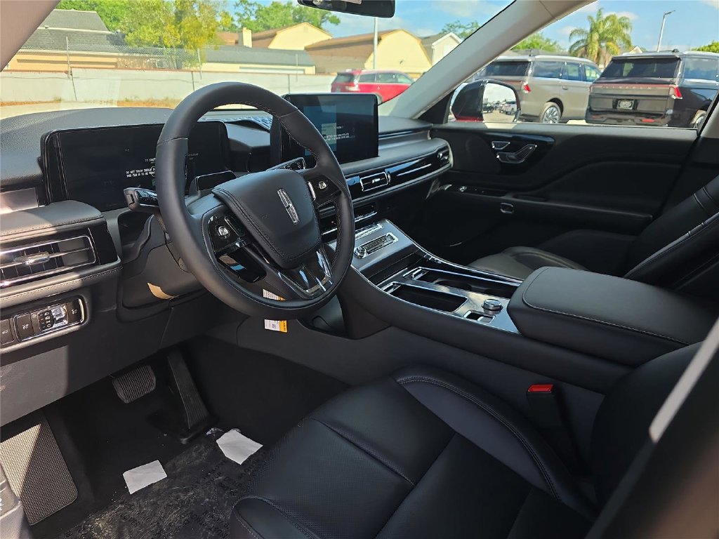 New 2026 Lincoln Aviator 2WD w/ Jet Appearance Package image 14