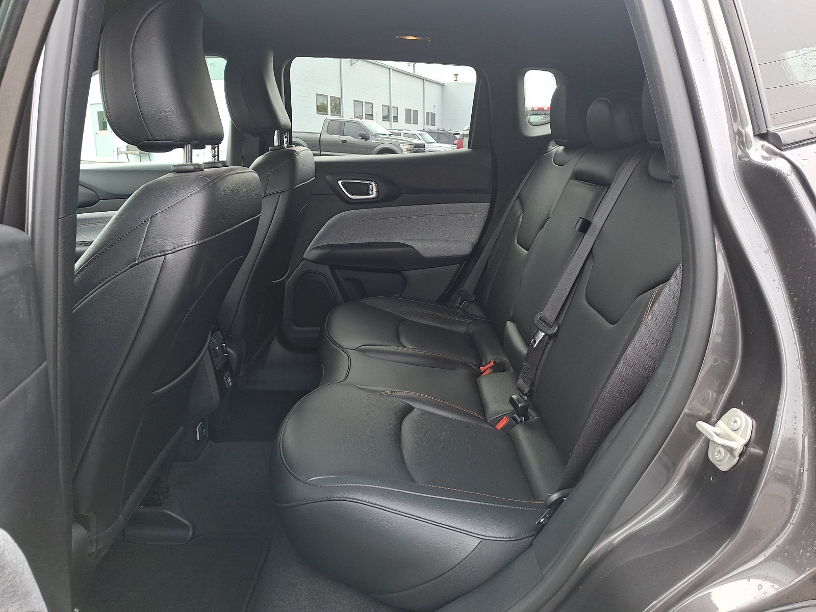Used 2023 Jeep Compass Latitude AWD/4WD image 10