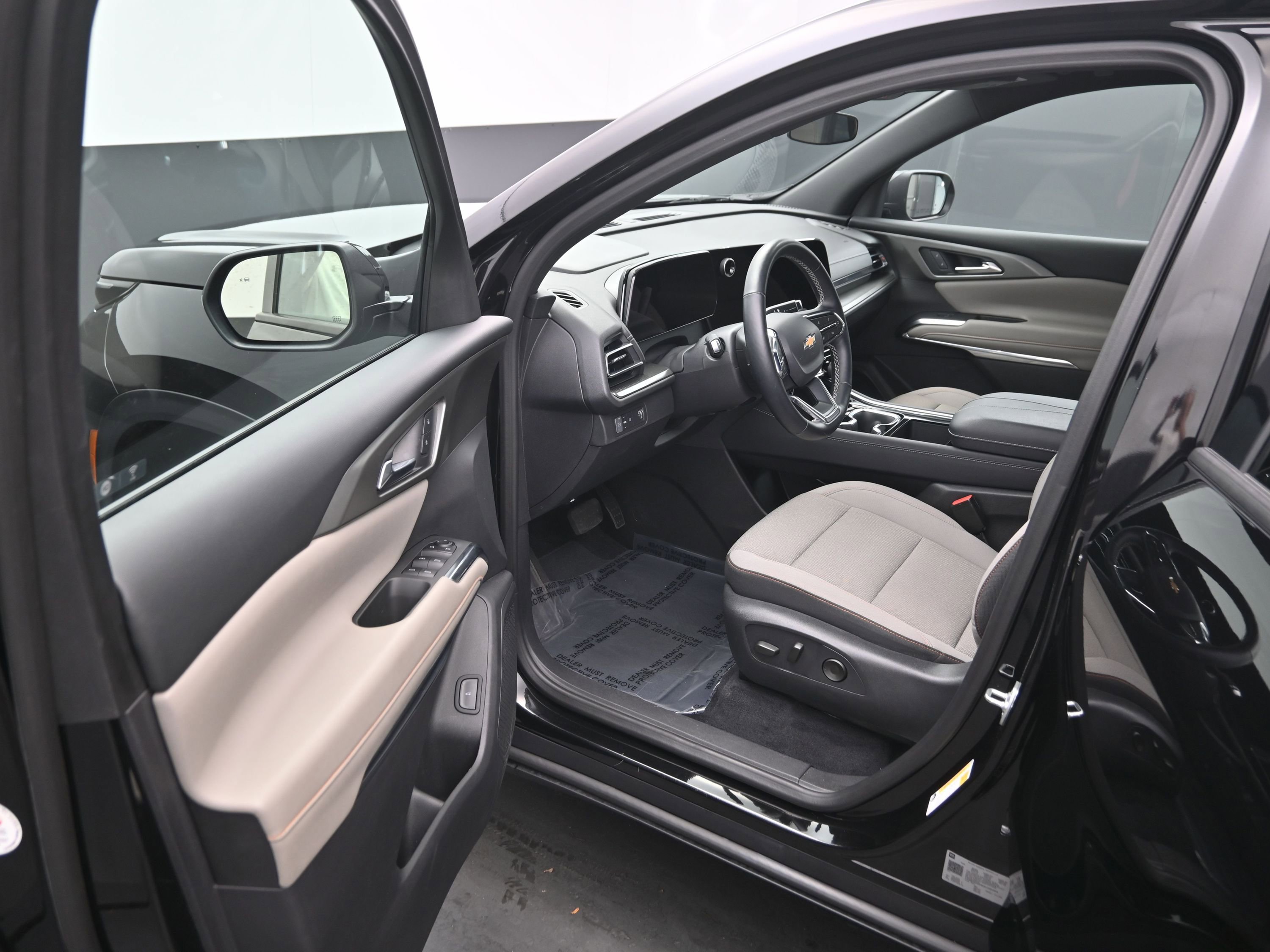 Certified 2025 Chevrolet Traverse LT image 12