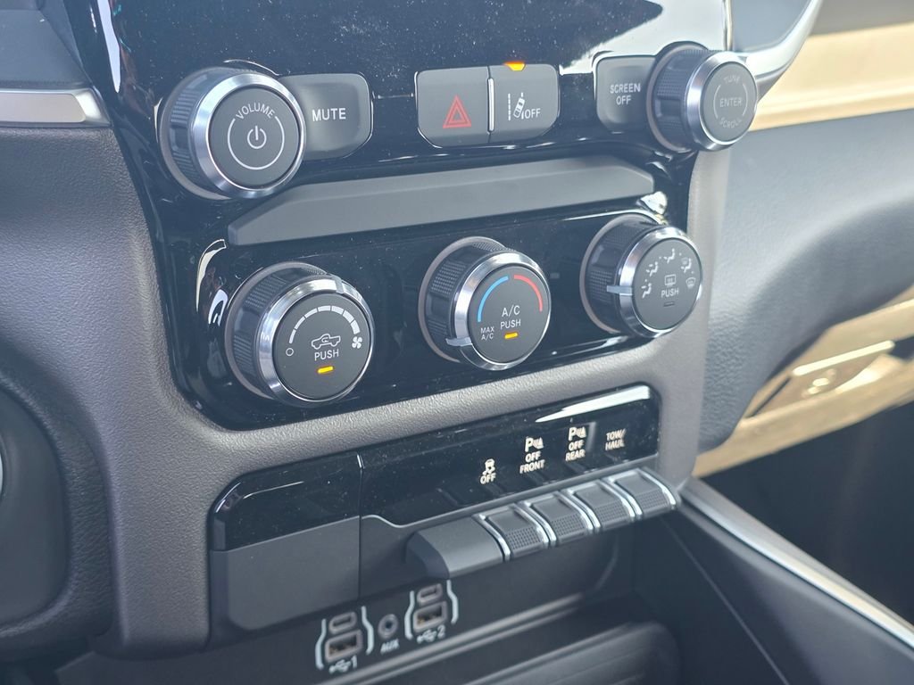 New 2026 RAM 1500 Big Horn w/ Night Edition AWD/4WD image 17