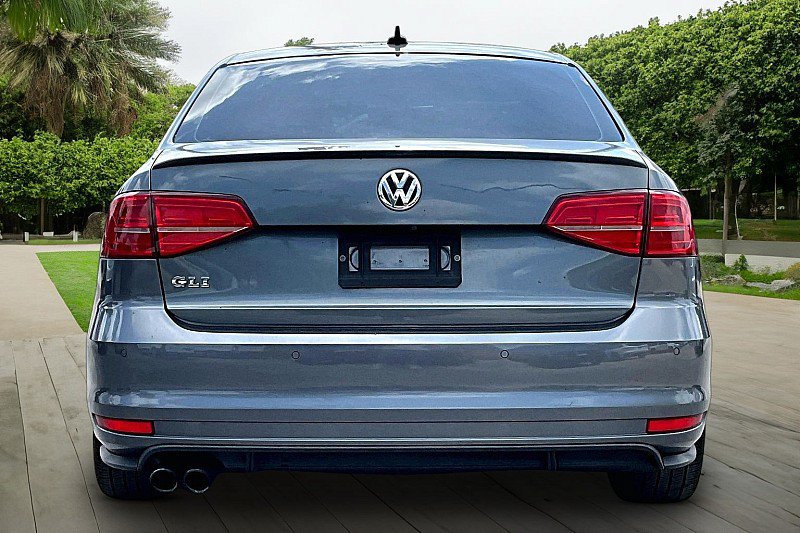 Used 2017 Volkswagen Jetta GLI FWD image 3