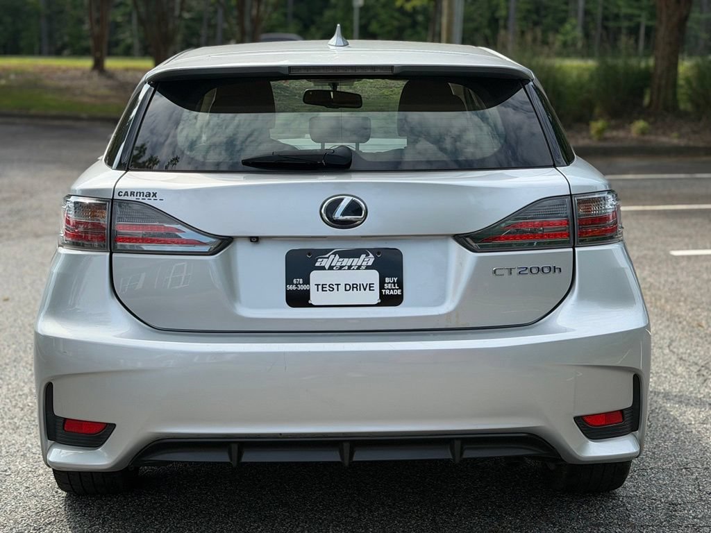 Used 2016 Lexus CT 200h w/ Seat Comfort Package FWD image 4