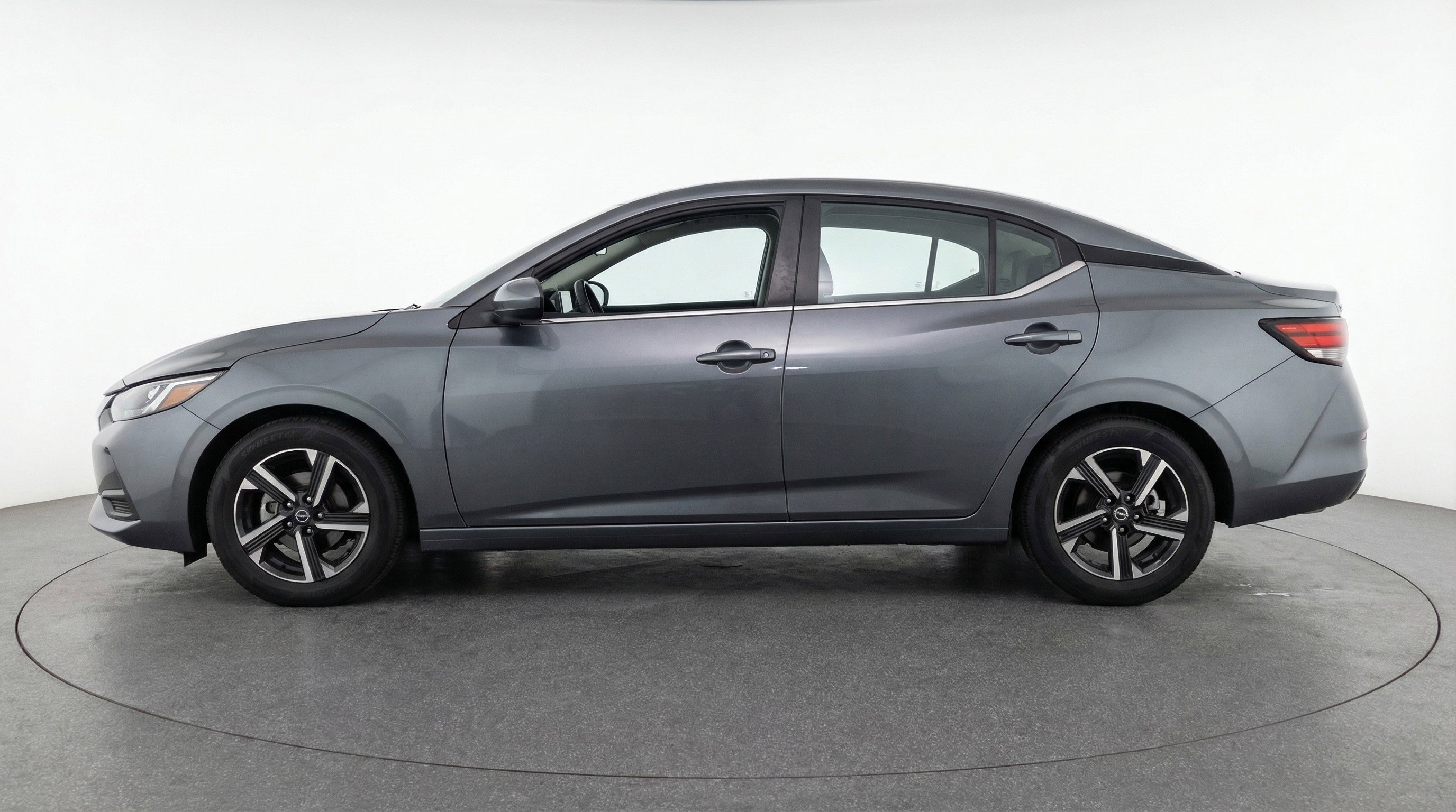 Used 2025 Nissan Sentra SV image 5