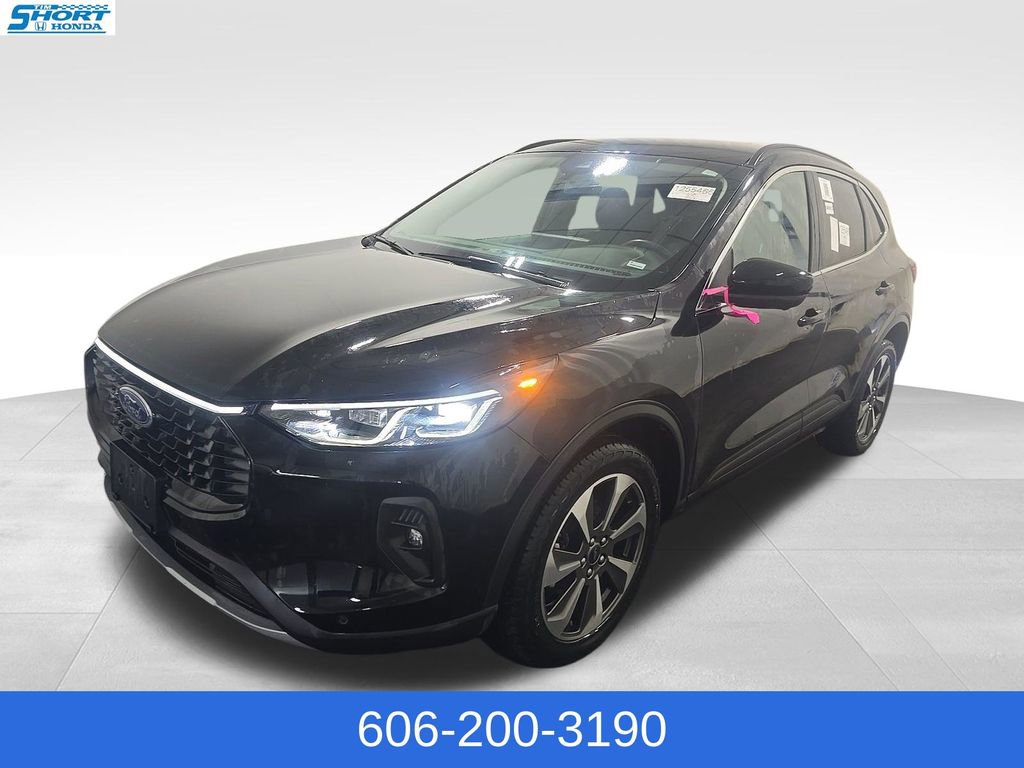 Used 2024 Ford Escape Platinum AWD/4WD image 1