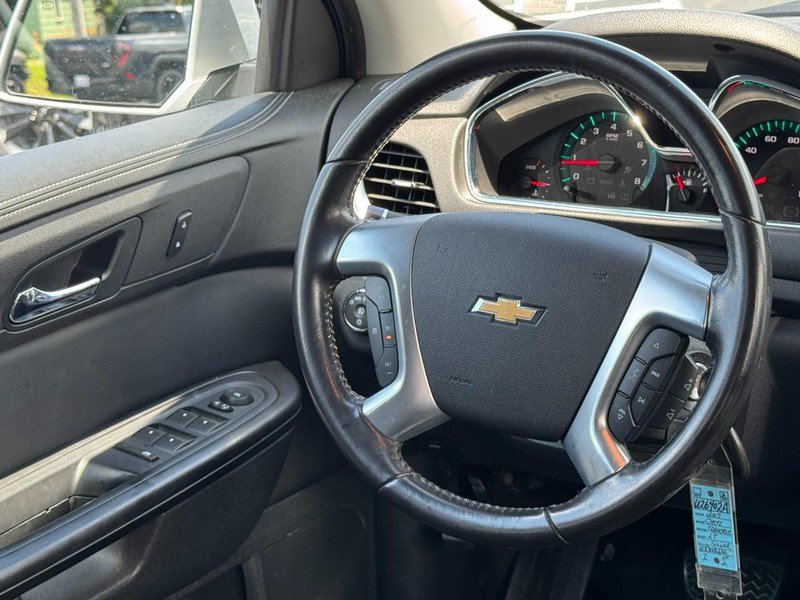 Used 2017 Chevrolet Traverse LT w/ Style and Technology Package FWD image 13
