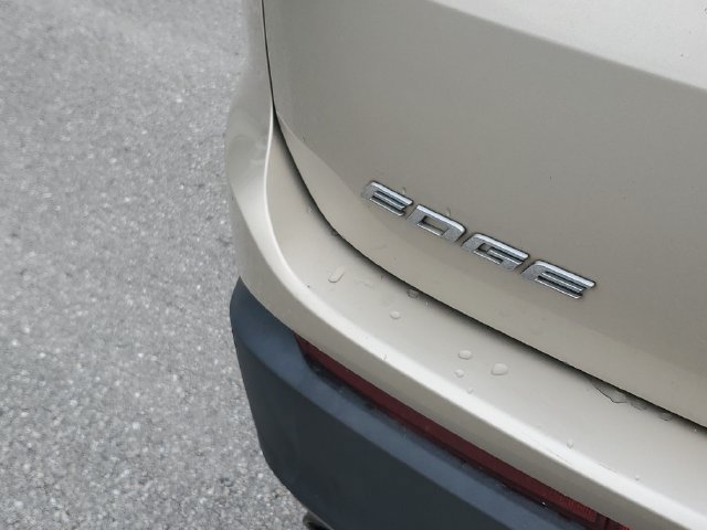 Used 2018 Ford Edge SEL w/ Equipment Group 201A AWD/4WD image 9