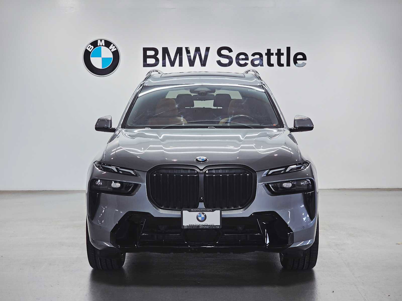 Used 2024 BMW X7 xDrive40i w/ M Sport Package image 6